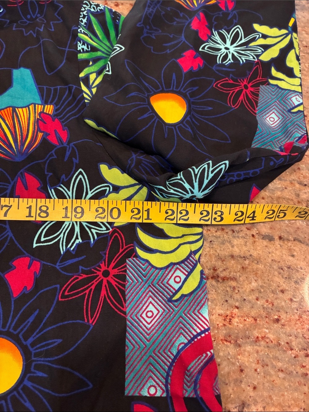 Paradiso Tropical Hoodie Button-Up Shirt - Black with Neon Floral Print, size: L - Picture 9 of 12
